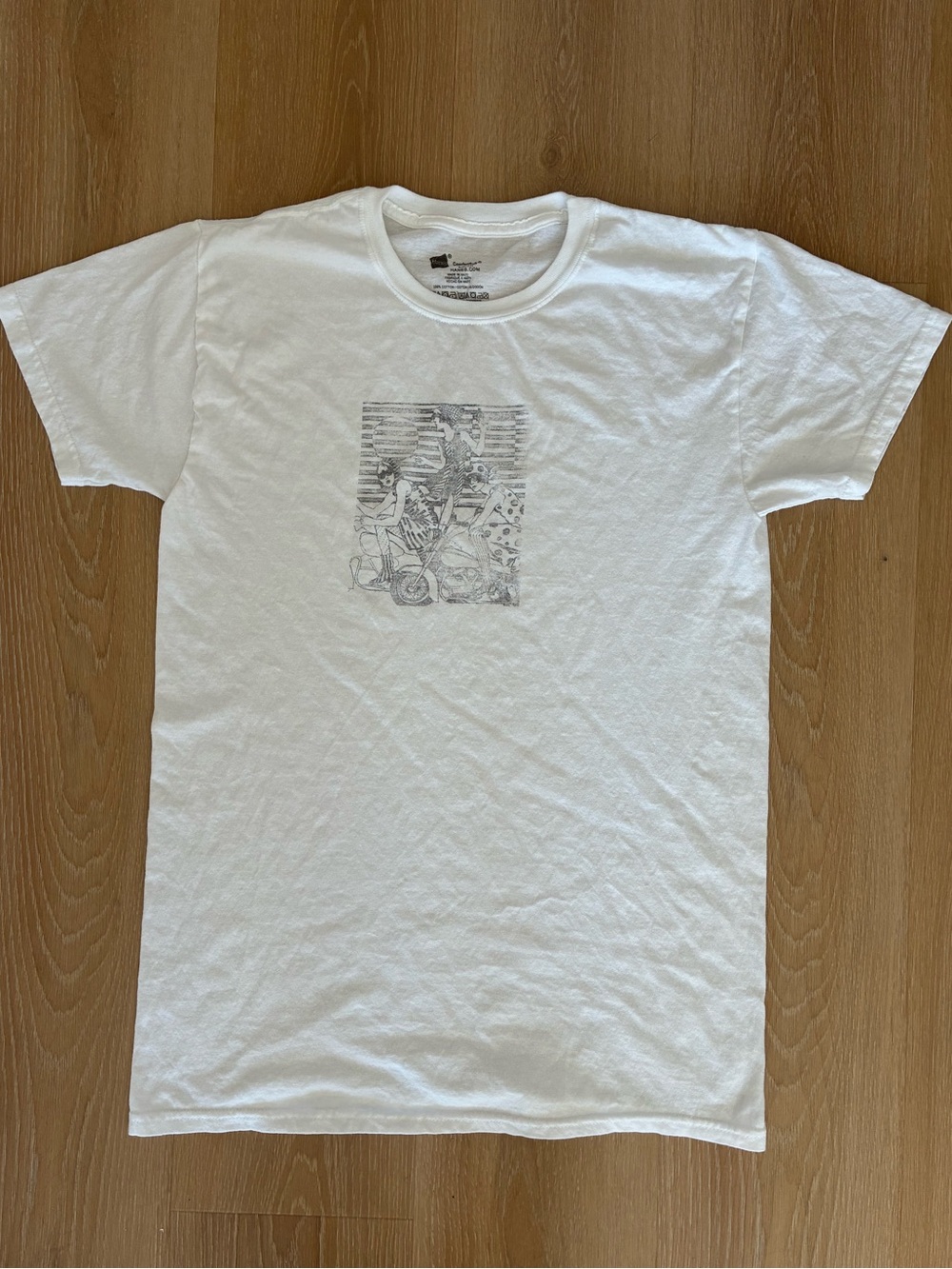 Graphic vintage style tee Men’s size S 100% cotton